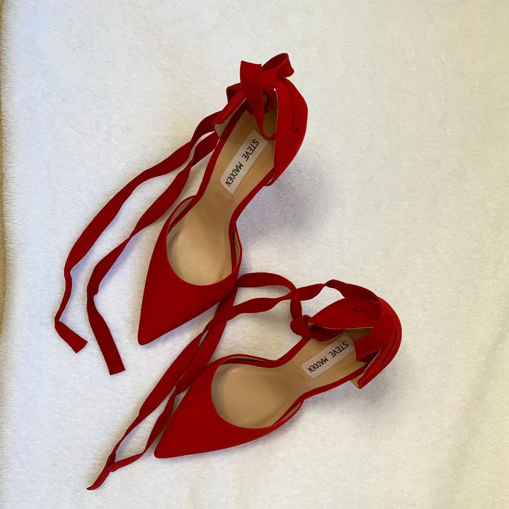 New- Steve Madden Red Pumps
